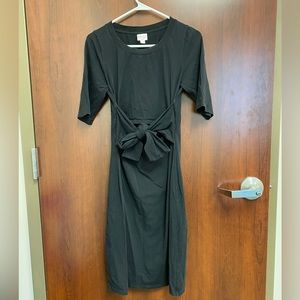 Black maternity and nursing friendly dress